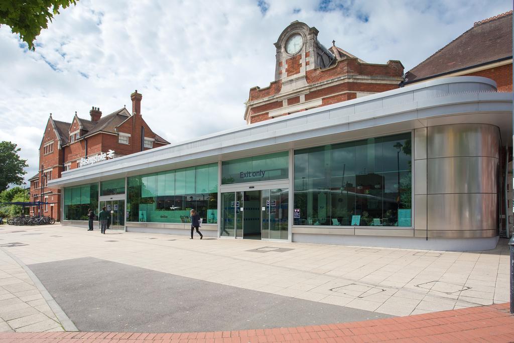Linx Apartments Skyline Plaza Basingstoke Bagian luar foto