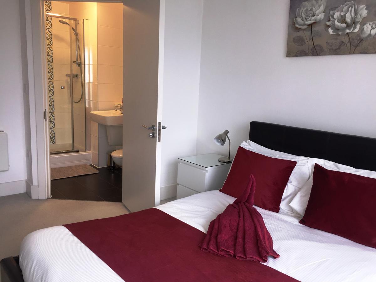 Linx Apartments Skyline Plaza Basingstoke Bagian luar foto