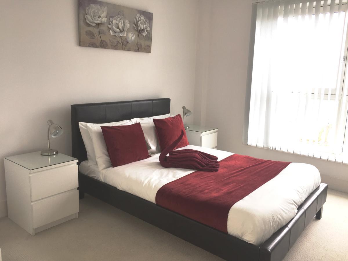 Linx Apartments Skyline Plaza Basingstoke Bagian luar foto